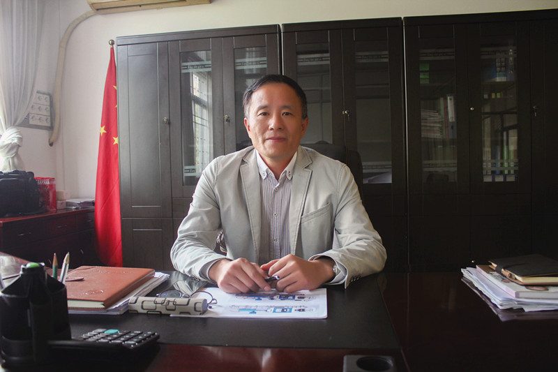 海太塑机总经理谢海平1_副本
