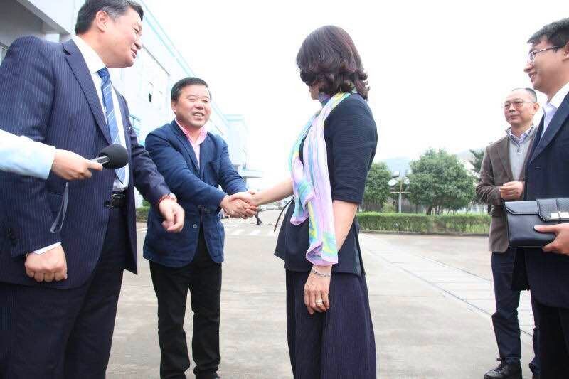 格力与伯乐的“握手”_副本