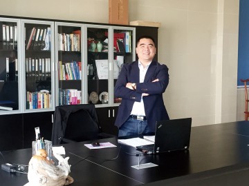 大禹：重新定义立式电动注塑机
