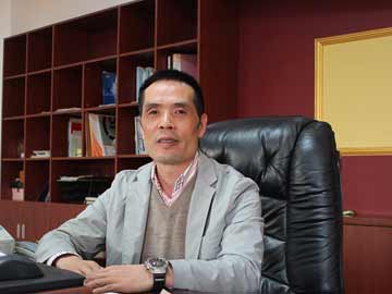 龙山凤：全心全意做好行星挤出机
