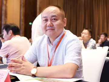 上海嘉好：引领地板挤出新潮流