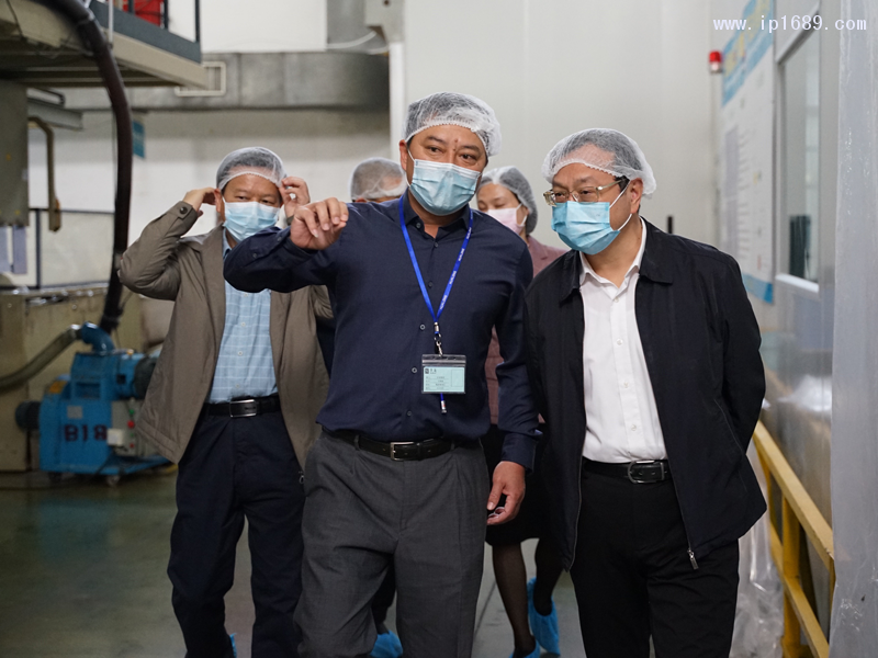 门市长刘毅一行来到华龙包装检查疫情防控-(3)
